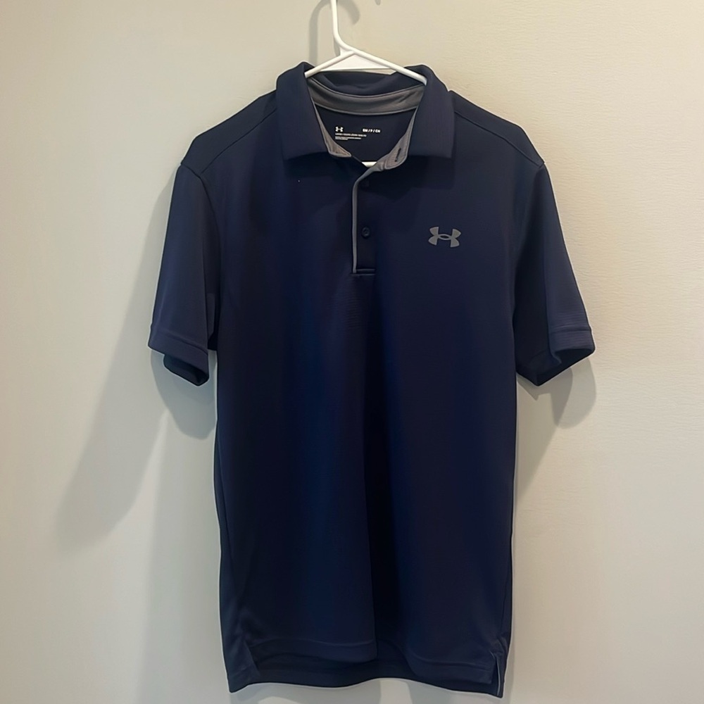 Under Armour - men’s loose polo golf short sleeve shirt.  Size small. Navy